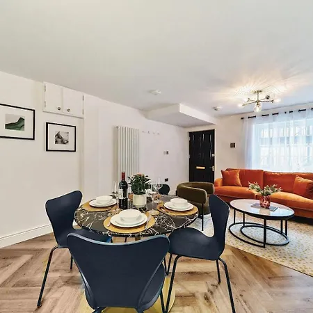 Pass The Keys Stylish Flat With Courtyard * London
