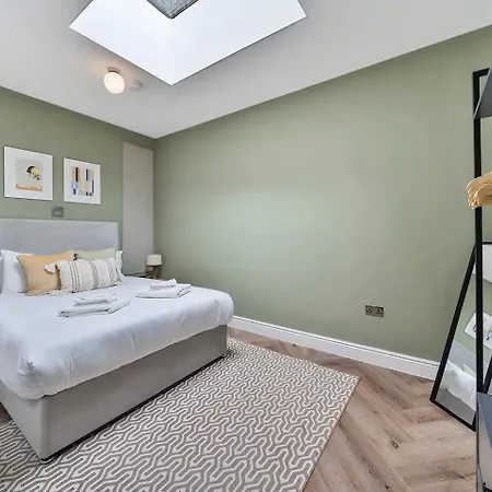 Pass The Keys Stylish Flat With Courtyard * London