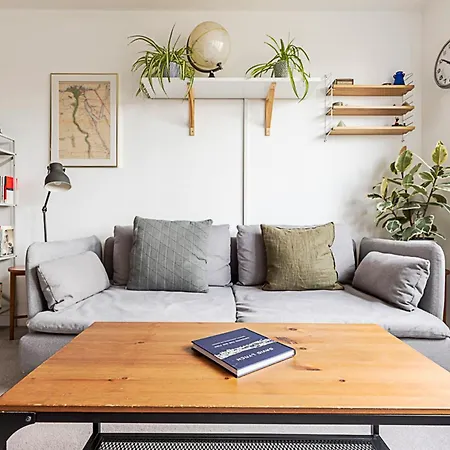 Chic & Modern Dalston Apartment *
