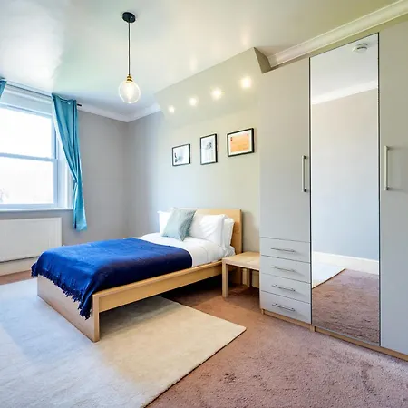 Apartment Large 1 Bedroom In Center Of London