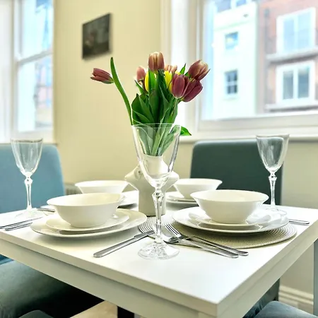 Apartment Crawford Street Studio, By The Design Traveller *