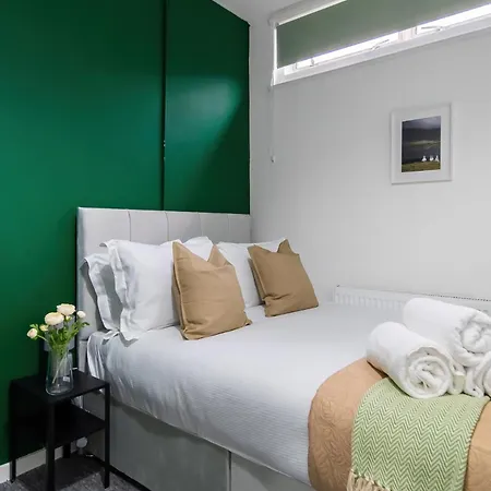 Livestay Affordable En-suite Studio In London, N14 East Barnet