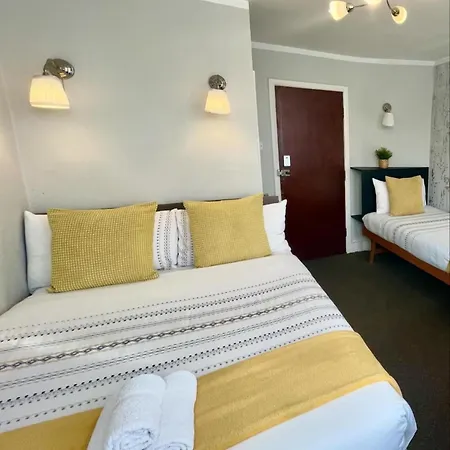 Hotel Trinity House 2*