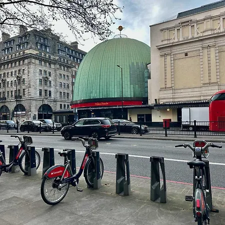 Chic Marble Arch Apartment London