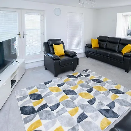 Modern 2 Bedroom Apartment *