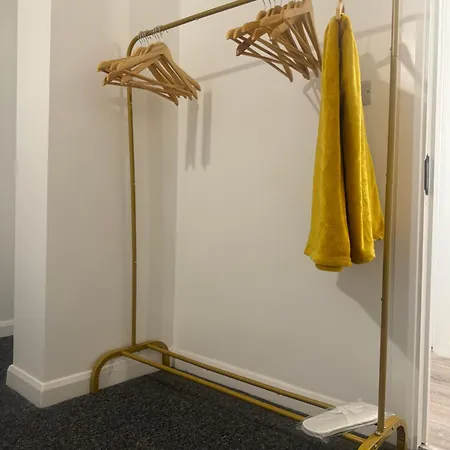 Away From 2 Bedroom Flat 5 Minutes Walk To Alexander Palace Station 15 Min Via Tube To Central With Free Parking
