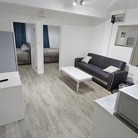 Apartment Luxury 2 Bedrooms Flat Leytonstone London