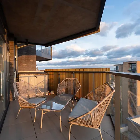 Sunset Retreat: Steps From Heathrow/twickenham Apartamento *