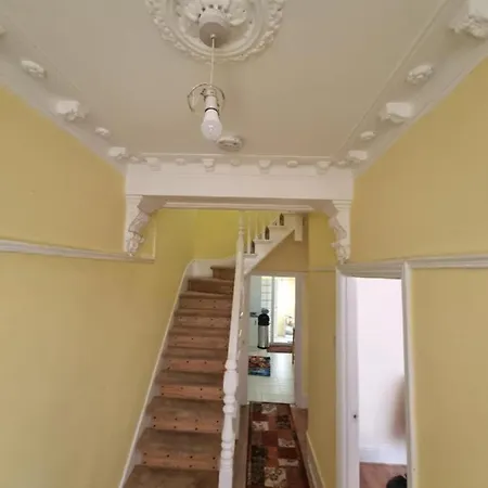 Single Near London Train Station * Ilford