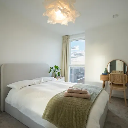 Apartamento Sunset Retreat: Steps From Heathrow/twickenham