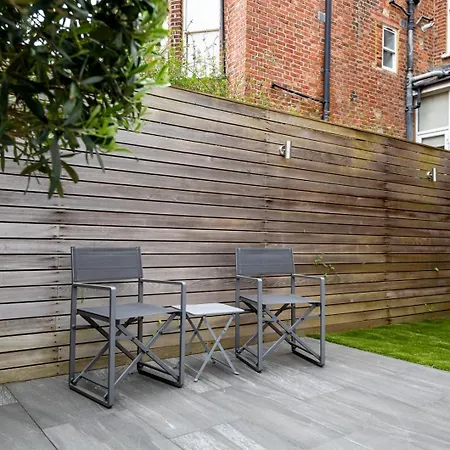 Guestready - Magnificent With Terrace Apartment London