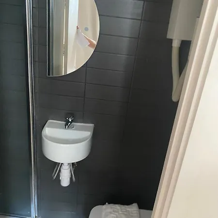 Ξενοδοχείο Exhibition Court 4 2*