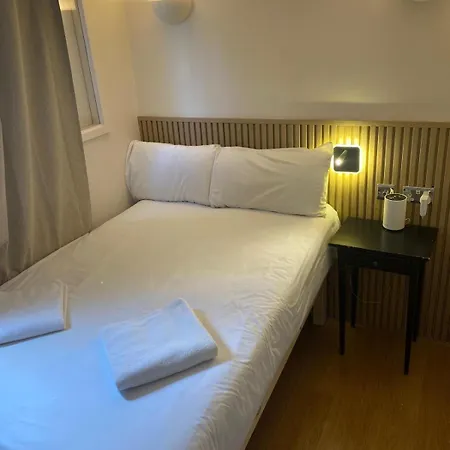 Otel Exhibition Court 4 2*