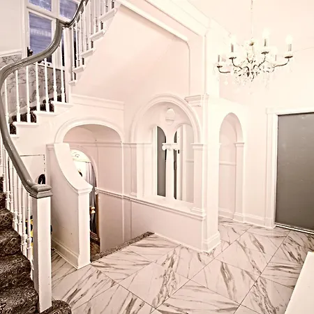 Spacious 3-bedroom In Exclusive Mayfair 7gc * London