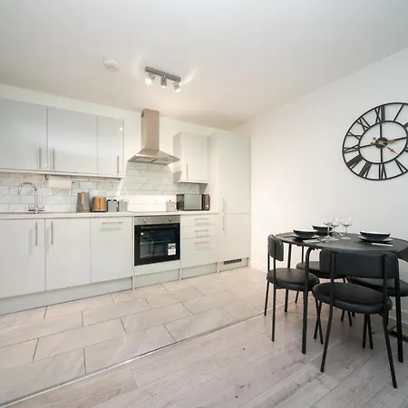 A Stylish One-bedroom Next To London Museum!