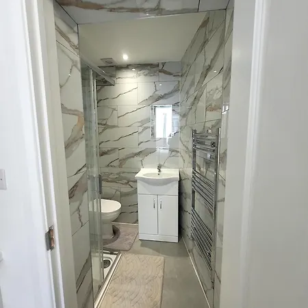Holiday home Annexe Own Entrance And Parking Ruislip