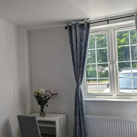 Annexe Own Entrance And Parking Holiday home