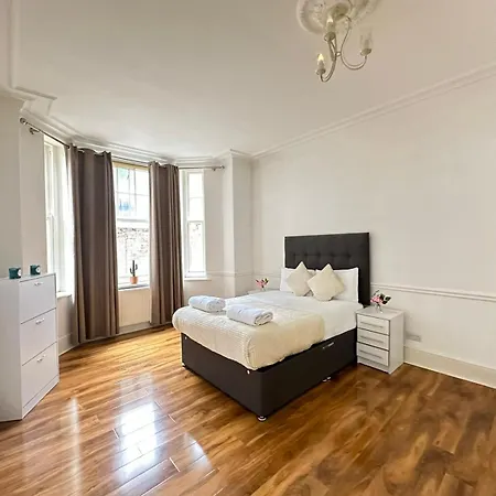 Oxford Street Four Bedroom Luxury Villa