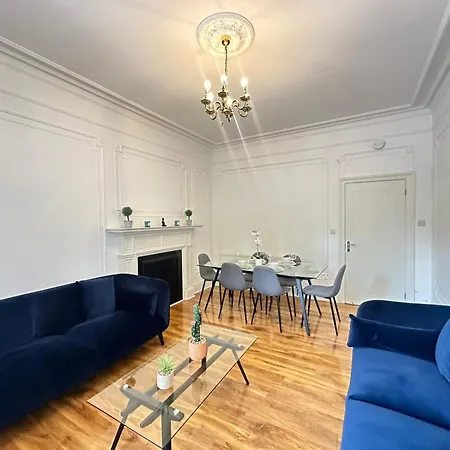 Oxford Street Four Bedroom Luxury