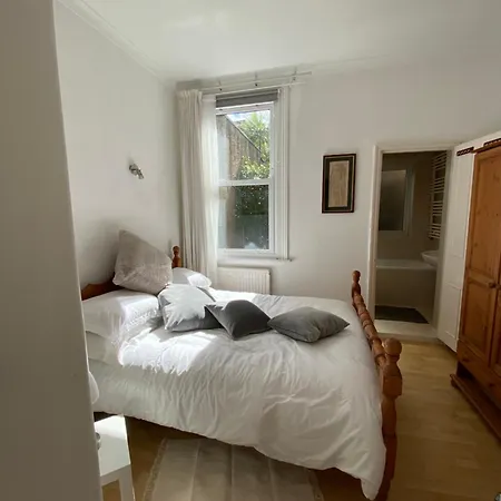 Amazing Chiswick Apartment London