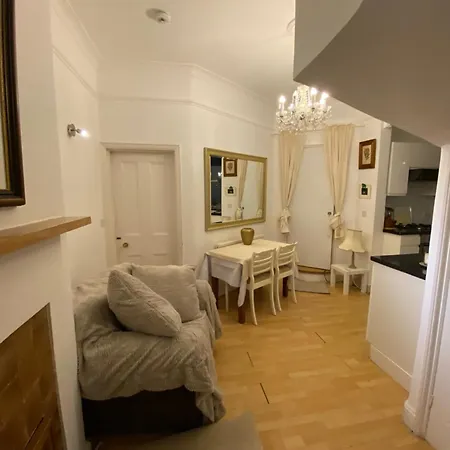 Amazing Chiswick * London