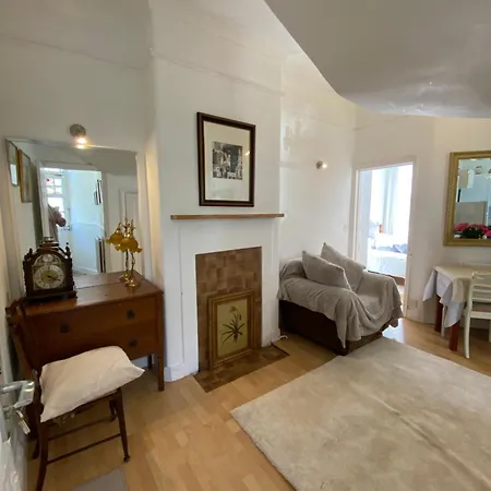 Amazing Chiswick Apartment London