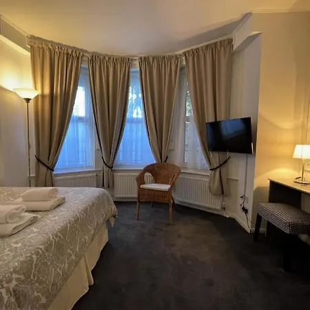 Hotel The Gateway 3*