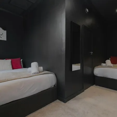 Amsterdam Hotel 2*