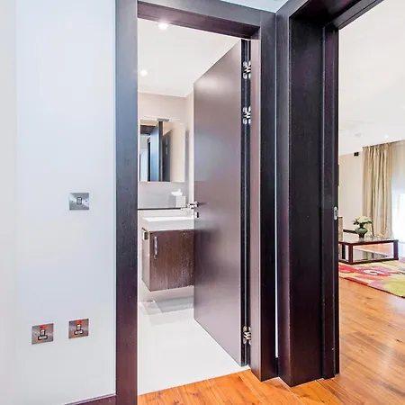 Aparthotel 130 Queen's Gate 5*
