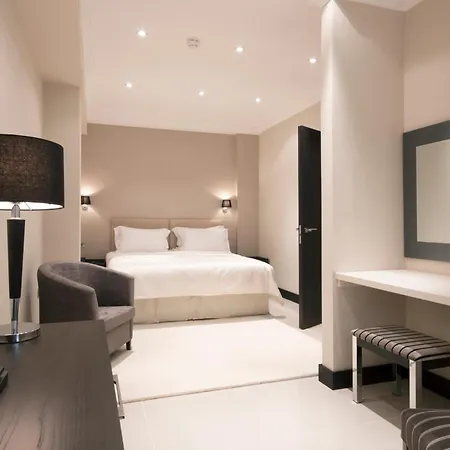 130 Queen's Gate 5* London