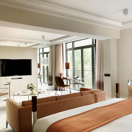 The Athenaeum & Residences 5*