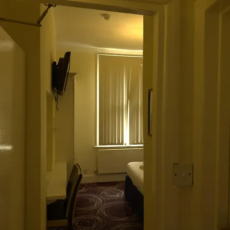 Hotel Manor 2*