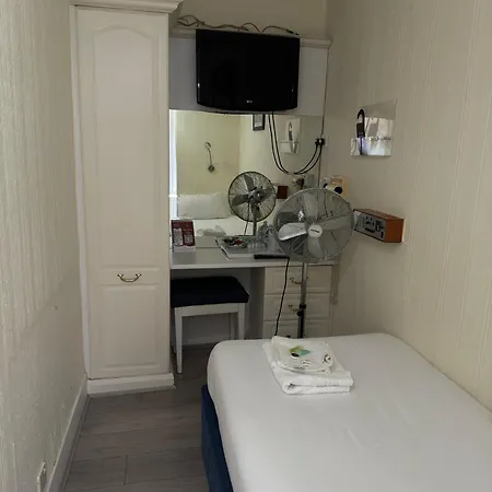 Manor Hotel Londra