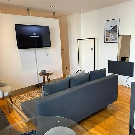 Sleep 5 In Mayfair St Soho Cov7 아파트 *