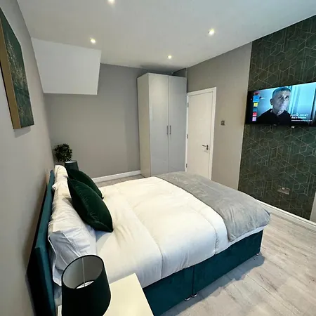 Deluxe Apartment
