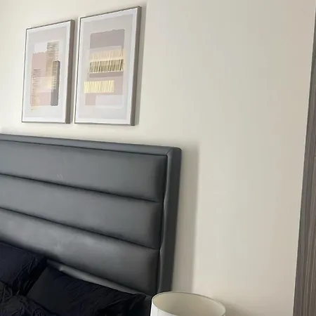 Impeccable 1-bed * Barking (Greater London)