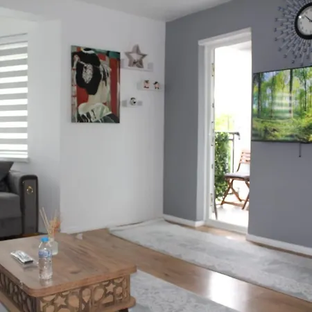 2 Bedroom Entire Flat 2 Minutes From Underground Londra