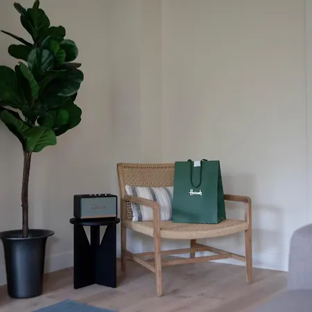 Gulaid House Knightsbridge By Bob W 5* London