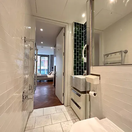 Apartment Luxury 2bed 2bath In Nine Elms In Modern Development London