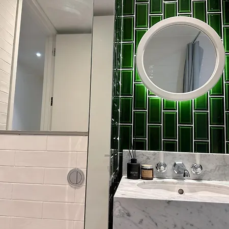 Luxury 2bed 2bath In Nine Elms In Modern Development *