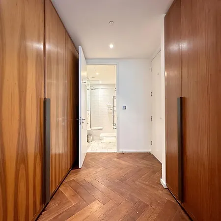 Luxury 2bed 2bath In Nine Elms In Modern Development *
