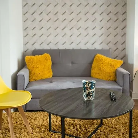 Spacious For Up To 4! Sofa Bed Londra