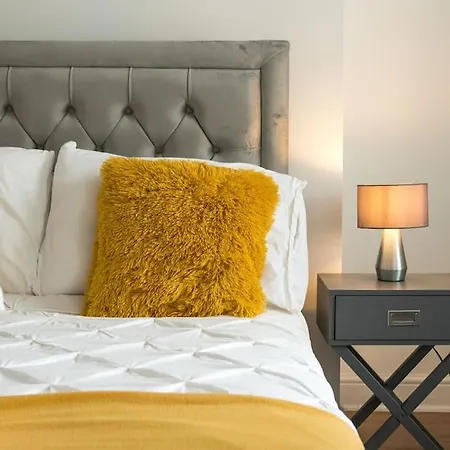 Spacious For Up To 4! Sofa Bed Appartamento Londra