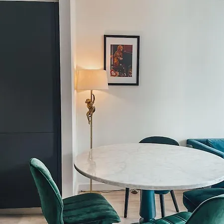 Modern New 2 Bedroom Flat London