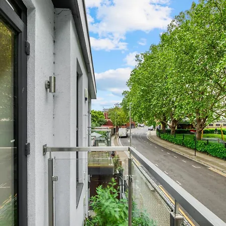 2 Bed 2 Bath Balcony View Wimbledon Tennis * London