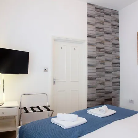 Apartment - Great Location