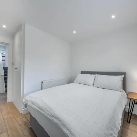 Modern Split Level 2br Spacious Maida Vale شقة لندن