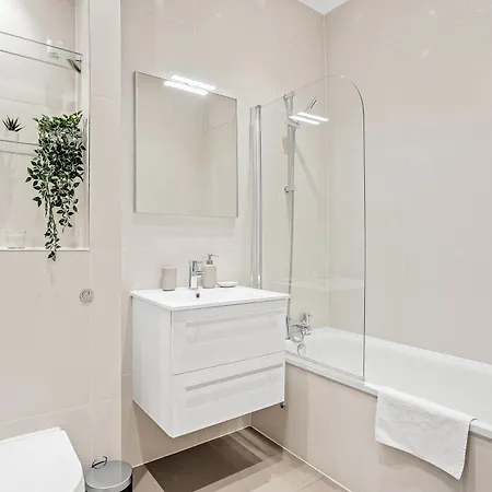شقة 2-bed With Garden *