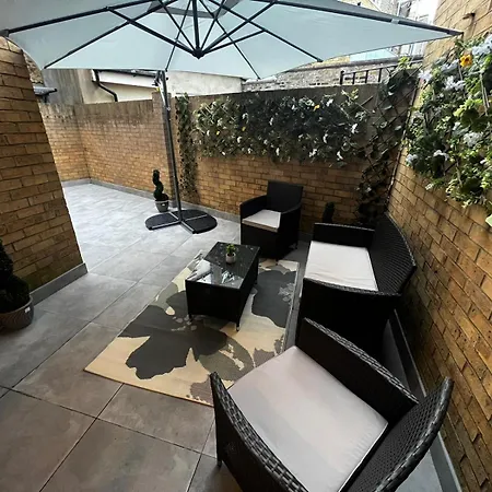 شقة 2-bed With Garden