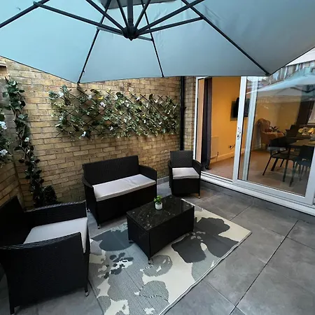 شقة 2-bed With Garden
